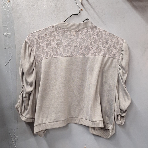 Chic Gray Lace Cardigan - Picture 3 of 3